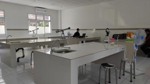 BPK Penabur Junior High School, Private School | We provide Indonesia infrastructure map on various property sectors and data. Access property listings, infrastructure developments, news, and valuable transaction data for informed decisions.