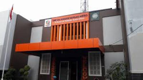 Muhammadiyah Ahmad Dahlan Junior High School, Private School | We provide Indonesia infrastructure map on various property sectors and data. Access property listings, infrastructure developments, news, and valuable transaction data for informed decisions.