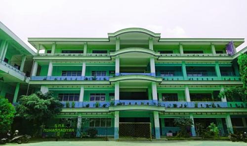 Muhammadiyah 2 High school, Private School | We provide Indonesia infrastructure map on various property sectors and data. Access property listings, infrastructure developments, news, and valuable transaction data for informed decisions.