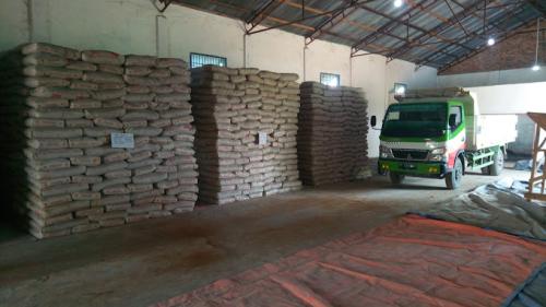 PT. BMU Semen Batubara Metro and Lampung Warehouse, Warehouse, Baturaja Multi Usaha | We provide Indonesia infrastructure map on various property sectors and data. Access property listings, infrastructure developments, news, and valuable transaction data for informed decisions.