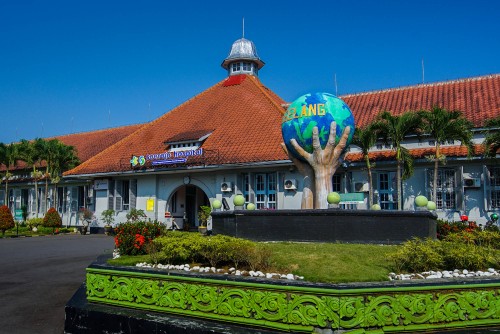 Prof. Dr. Soerojo Mental Hospital, Hospital | We provide Indonesia infrastructure map on various property sectors and data. Access property listings, infrastructure developments, news, and valuable transaction data for informed decisions.