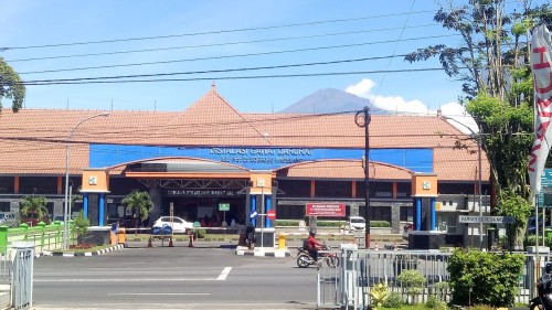 Prof. Dr. Soerojo Mental Hospital, Hospital | We provide Indonesia infrastructure map on various property sectors and data. Access property listings, infrastructure developments, news, and valuable transaction data for informed decisions.