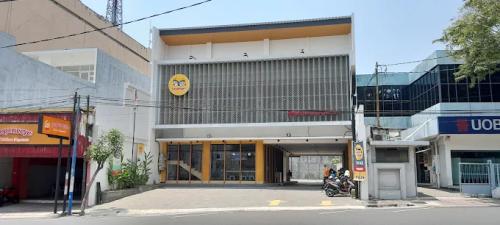 HokBen Tidar Magelang, Stand Alone Retail | We provide Indonesia infrastructure map on various property sectors and data. Access property listings, infrastructure developments, news, and valuable transaction data for informed decisions.