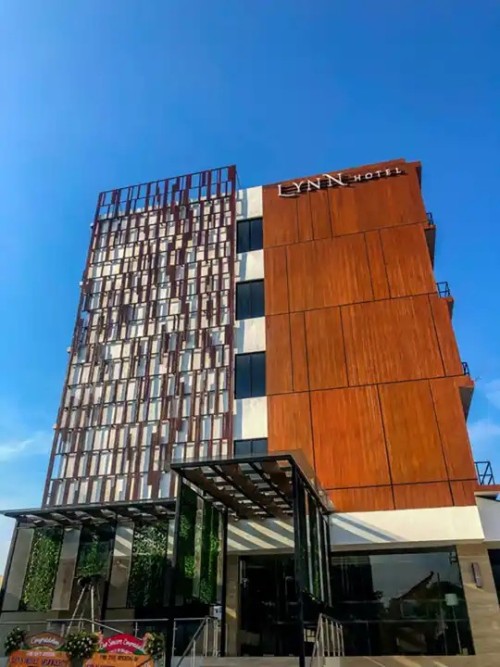 Completed hotel | We provide Indonesia infrastructure map on various property sectors and data. Access property listings, infrastructure developments, news, and valuable transaction data for informed decisions.