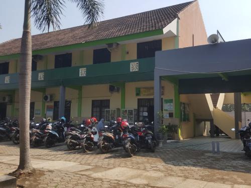 Al Azhar Plus Islamic Primary School, Private School | We provide Indonesia infrastructure map on various property sectors and data. Access property listings, infrastructure developments, news, and valuable transaction data for informed decisions.
