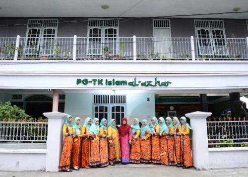 Al Azhar Plus Islamic Kindergarten, Private School | We provide Indonesia infrastructure map on various property sectors and data. Access property listings, infrastructure developments, news, and valuable transaction data for informed decisions.