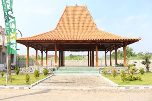 Asy Syarif Kindergarten, Private School | We provide Indonesia infrastructure map on various property sectors and data. Access property listings, infrastructure developments, news, and valuable transaction data for informed decisions.