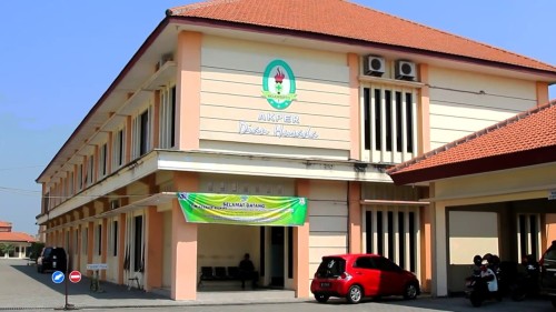 Dian Husada Institute of Health Sciences, University | We provide Indonesia infrastructure map on various property sectors and data. Access property listings, infrastructure developments, news, and valuable transaction data for informed decisions.