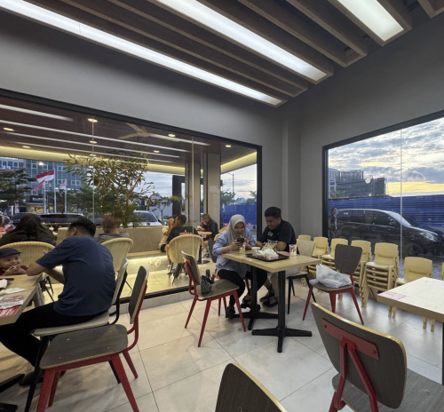 KFC Centre Point of Indonesia, Stand Alone Retail | We provide Indonesia infrastructure map on various property sectors and data. Access property listings, infrastructure developments, news, and valuable transaction data for informed decisions.