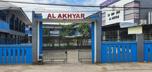 Al Akhyar Islamic Senior High School, Private School | We provide Indonesia infrastructure map on various property sectors and data. Access property listings, infrastructure developments, news, and valuable transaction data for informed decisions.
