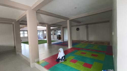 Al Akhyar Islamic Kindergarten, Private School | We provide Indonesia infrastructure map on various property sectors and data. Access property listings, infrastructure developments, news, and valuable transaction data for informed decisions.