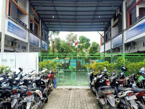 Al biruni Islamic Primary School, Private School | We provide Indonesia infrastructure map on various property sectors and data. Access property listings, infrastructure developments, news, and valuable transaction data for informed decisions.