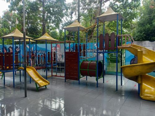 Al Biruni Islamic Kindergarten, Private School | We provide Indonesia infrastructure map on various property sectors and data. Access property listings, infrastructure developments, news, and valuable transaction data for informed decisions.