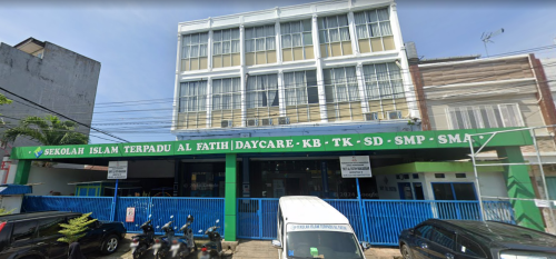 Al Fatih Islamic Junior High School, Private School | We provide Indonesia infrastructure map on various property sectors and data. Access property listings, infrastructure developments, news, and valuable transaction data for informed decisions.