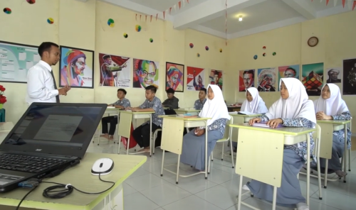 Ar Rahmah Islamic Junior High School, Private School | We provide Indonesia infrastructure map on various property sectors and data. Access property listings, infrastructure developments, news, and valuable transaction data for informed decisions.