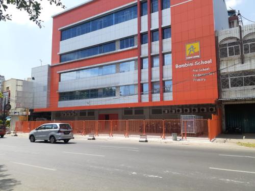 Bambini Junior Junior High School, Private School | We provide Indonesia infrastructure map on various property sectors and data. Access property listings, infrastructure developments, news, and valuable transaction data for informed decisions.
