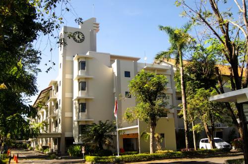 Dian Harapan Junior High School, Private School | We provide Indonesia infrastructure map on various property sectors and data. Access property listings, infrastructure developments, news, and valuable transaction data for informed decisions.