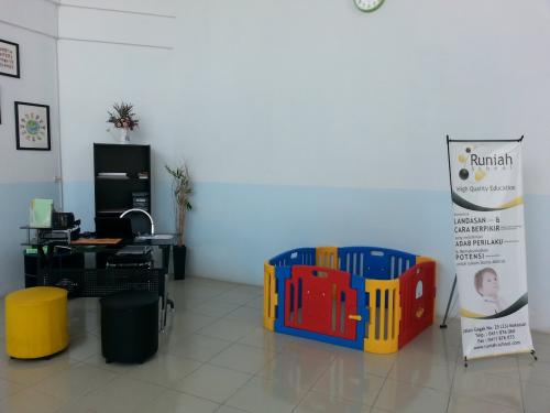 Runiah Kindergarten, Private School | We provide Indonesia infrastructure map on various property sectors and data. Access property listings, infrastructure developments, news, and valuable transaction data for informed decisions.