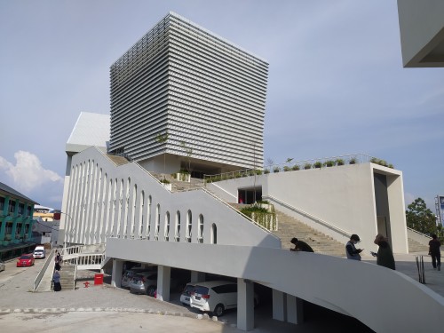 Makassar Islamic University, University | We provide Indonesia infrastructure map on various property sectors and data. Access property listings, infrastructure developments, news, and valuable transaction data for informed decisions.