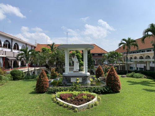 Panti Waluya Hospital Sawahan, Hospital | We provide Indonesia infrastructure map on various property sectors and data. Access property listings, infrastructure developments, news, and valuable transaction data for informed decisions.