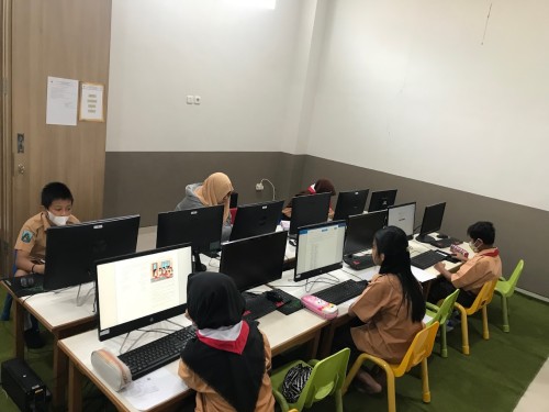 Indonesia Interactive Standard School, International School | We provide Indonesia infrastructure map on various property sectors and data. Access property listings, infrastructure developments, news, and valuable transaction data for informed decisions.