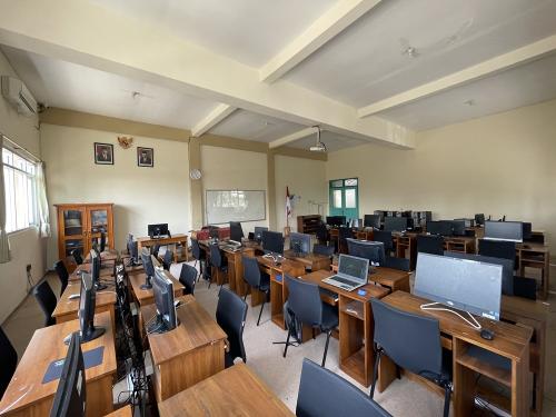 Islam Sabillah Malang Junior High School, Private School | We provide Indonesia infrastructure map on various property sectors and data. Access property listings, infrastructure developments, news, and valuable transaction data for informed decisions.