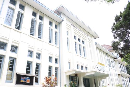 K Kolese Santo Yusup 1 Junior High School, Private School | We provide Indonesia infrastructure map on various property sectors and data. Access property listings, infrastructure developments, news, and valuable transaction data for informed decisions.