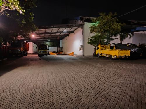 Sinar Mas Warehouse, Warehouse, Sinarmas | We provide Indonesia infrastructure map on various property sectors and data. Access property listings, infrastructure developments, news, and valuable transaction data for informed decisions.