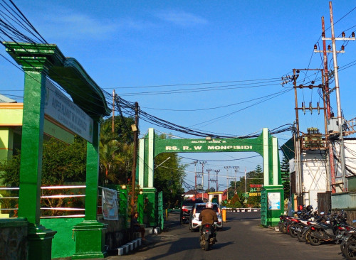 Robert Wolter Mongisidi Hospital, Hospital | We provide Indonesia infrastructure map on various property sectors and data. Access property listings, infrastructure developments, news, and valuable transaction data for informed decisions.