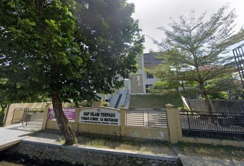 Tunas Cendekia Integrated Islamic Junior High School, Private School | We provide Indonesia infrastructure map on various property sectors and data. Access property listings, infrastructure developments, news, and valuable transaction data for informed decisions.