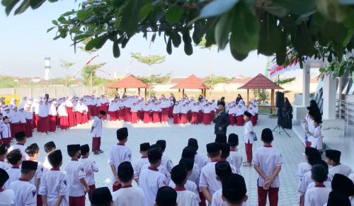 Fauziah Yarsi Mataram Integrated Islamic Primary School, Private School | We provide Indonesia infrastructure map on various property sectors and data. Access property listings, infrastructure developments, news, and valuable transaction data for informed decisions.