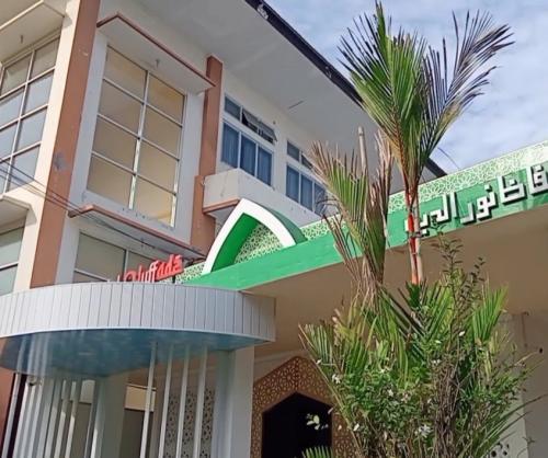 Yarsi Mataram Integrated Islamic Junior High School, Private School | We provide Indonesia infrastructure map on various property sectors and data. Access property listings, infrastructure developments, news, and valuable transaction data for informed decisions.