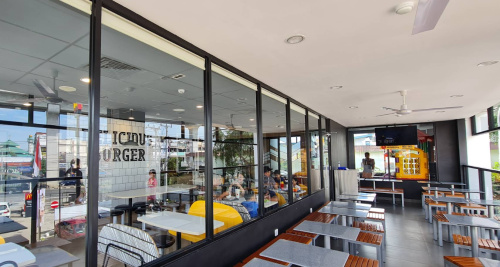 McDonald's Sudirman Km 5, Stand Alone Retail | We provide Indonesia infrastructure map on various property sectors and data. Access property listings, infrastructure developments, news, and valuable transaction data for informed decisions.