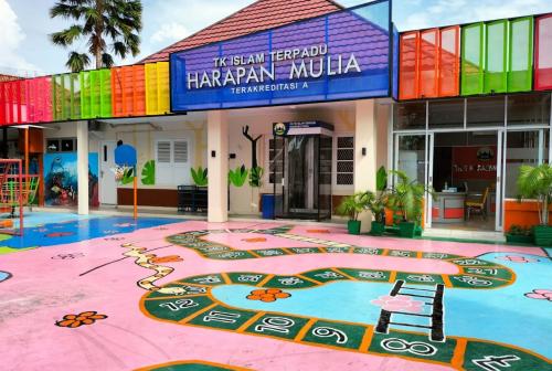 Harapan Mulia Islamic Primary School Palembang, Private School | We provide Indonesia infrastructure map on various property sectors and data. Access property listings, infrastructure developments, news, and valuable transaction data for informed decisions.