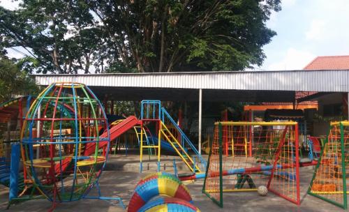 Harapan Mulia Islamic Primary School Palembang, Private School | We provide Indonesia infrastructure map on various property sectors and data. Access property listings, infrastructure developments, news, and valuable transaction data for informed decisions.