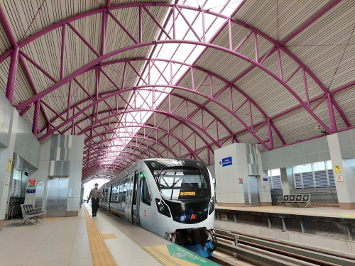 Bumi Sriwijaya Station, LRT Station | We provide Indonesia infrastructure map on various property sectors and data. Access property listings, infrastructure developments, news, and valuable transaction data for informed decisions.