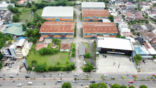 8 Ilir Warehouse berlokasi di Jl. R. Sukamto, Kecamatan Ilir Timur II, Kota Palembang, Provinsi Sumatera Selatan. Warehouse ini dikembangkan oleh Perusahaan Umu...