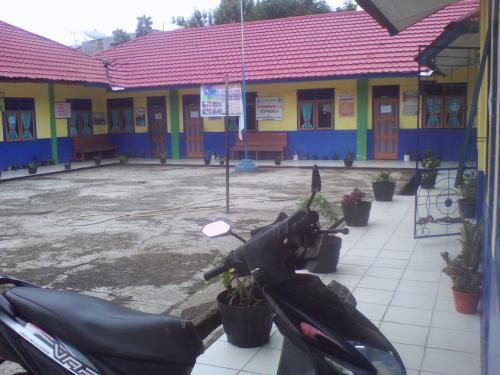 Muhammadiyah Elementary School, Private School | We provide Indonesia infrastructure map on various property sectors and data. Access property listings, infrastructure developments, news, and valuable transaction data for informed decisions.