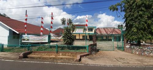 Taman Siswa High School, Private School | We provide Indonesia infrastructure map on various property sectors and data. Access property listings, infrastructure developments, news, and valuable transaction data for informed decisions.