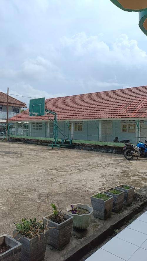 Taman Siswa High School, Private School | We provide Indonesia infrastructure map on various property sectors and data. Access property listings, infrastructure developments, news, and valuable transaction data for informed decisions.
