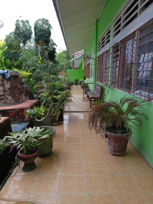Yayasan Bakti Junior High School, Private School | We provide Indonesia infrastructure map on various property sectors and data. Access property listings, infrastructure developments, news, and valuable transaction data for informed decisions.