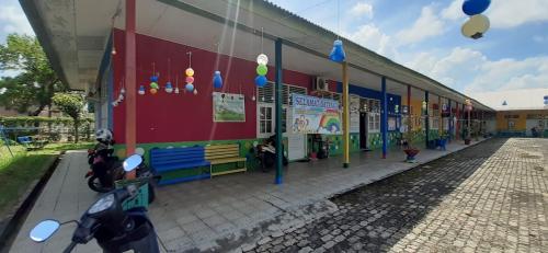 YPS Kindergarten, Private School | We provide Indonesia infrastructure map on various property sectors and data. Access property listings, infrastructure developments, news, and valuable transaction data for informed decisions.