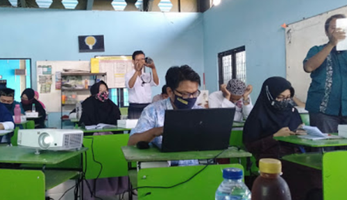 IT Permata Junior High School, Private School | We provide Indonesia infrastructure map on various property sectors and data. Access property listings, infrastructure developments, news, and valuable transaction data for informed decisions.
