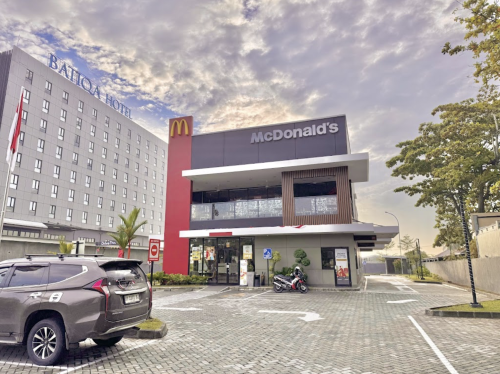McDonald's Simpang Tiga Pekanbaru, Stand Alone Retail | We provide Indonesia infrastructure map on various property sectors and data. Access property listings, infrastructure developments, news, and valuable transaction data for informed decisions.