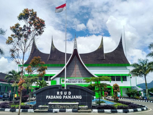 Padang Panjang Regional General Hospital, Hospital | We provide Indonesia infrastructure map on various property sectors and data. Access property listings, infrastructure developments, news, and valuable transaction data for informed decisions.