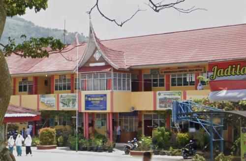 Muhammadiyah Senior High School Padang Panjang, Private School | We provide Indonesia infrastructure map on various property sectors and data. Access property listings, infrastructure developments, news, and valuable transaction data for informed decisions.
