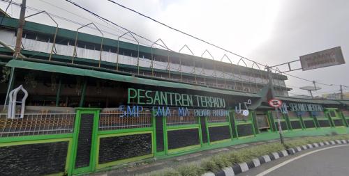 Uswatun Hasanah Junior High School Padang Panjang, Private School | We provide Indonesia infrastructure map on various property sectors and data. Access property listings, infrastructure developments, news, and valuable transaction data for informed decisions.
