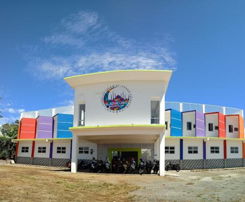 Islamic Al Azhar Cairo Pagar Alam Elementary School, Private School | We provide Indonesia infrastructure map on various property sectors and data. Access property listings, infrastructure developments, news, and valuable transaction data for informed decisions.