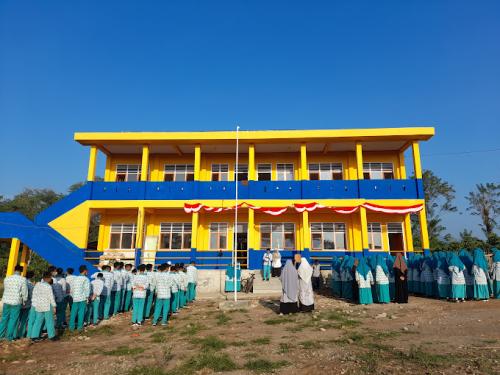 Integrated Ar Raihan Pagar Alam Junior High School, Private School | We provide Indonesia infrastructure map on various property sectors and data. Access property listings, infrastructure developments, news, and valuable transaction data for informed decisions.