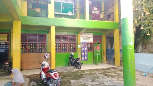 Muhammadiyah 3 Pagar Alam Elementary School, Private School | We provide Indonesia infrastructure map on various property sectors and data. Access property listings, infrastructure developments, news, and valuable transaction data for informed decisions.